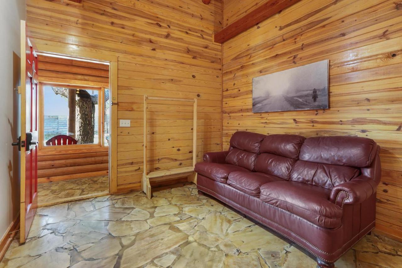 Wimberley Log Cabins Resort And Suites- Unit 2 Dış mekan fotoğraf